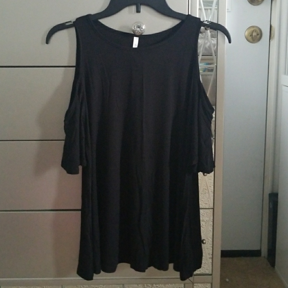 Black could shoulder top